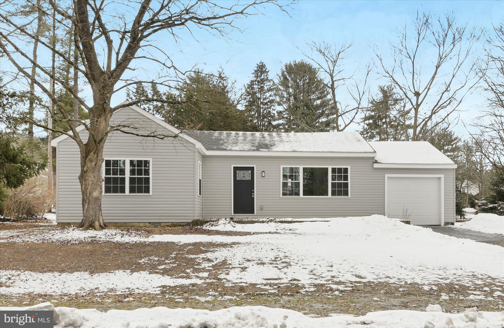 DEER LAKE - Residential