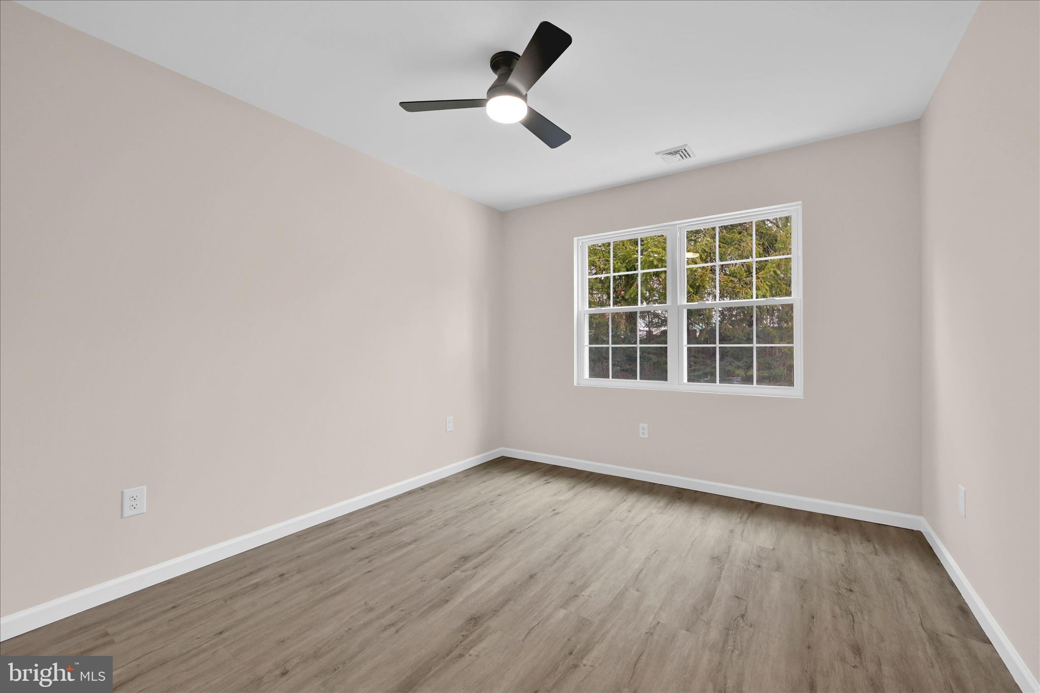 DEER LAKE - Residential