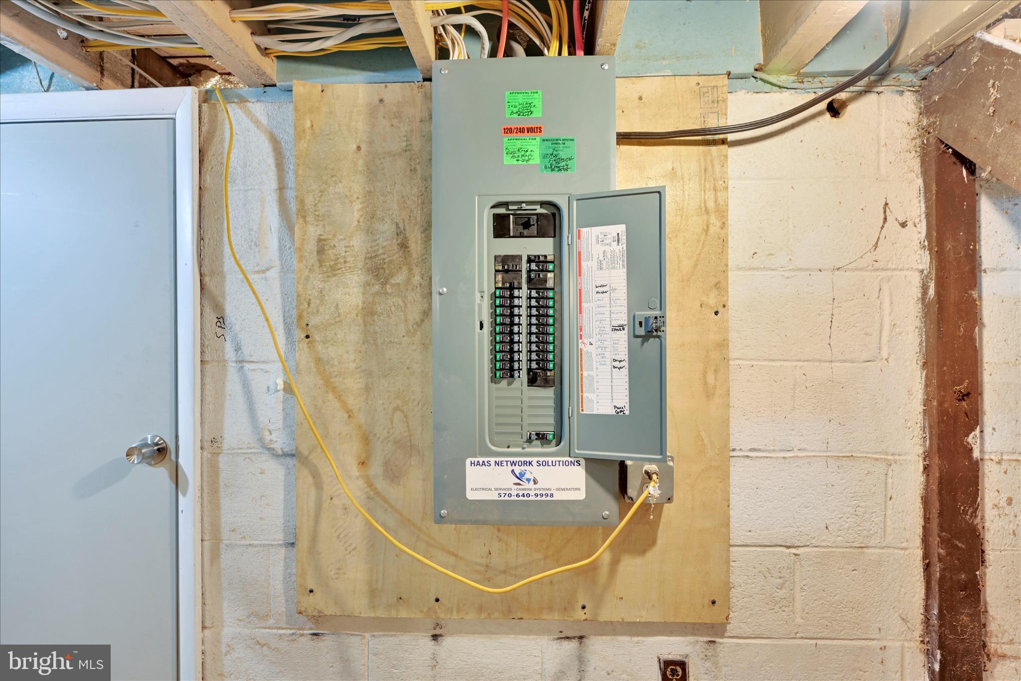 DEER LAKE - Residential