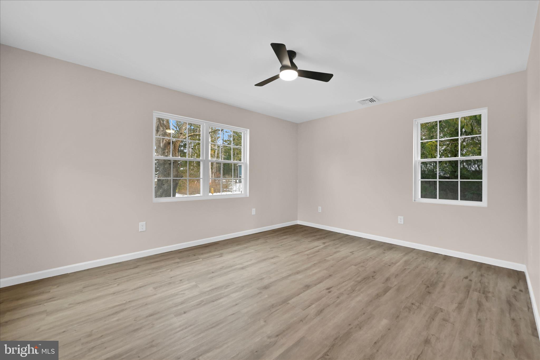 DEER LAKE - Residential