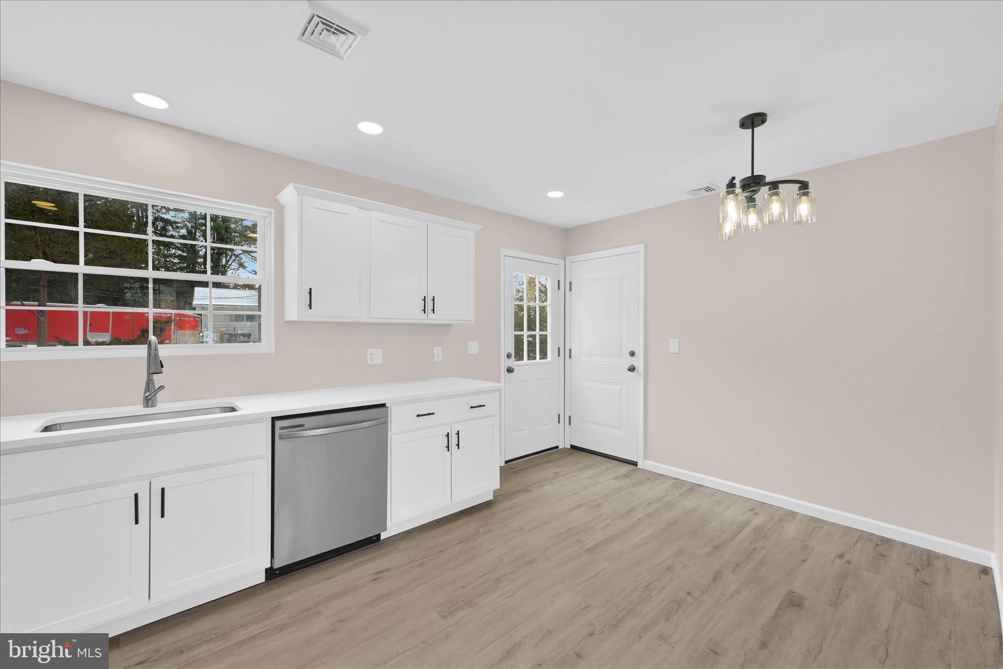 DEER LAKE - Residential