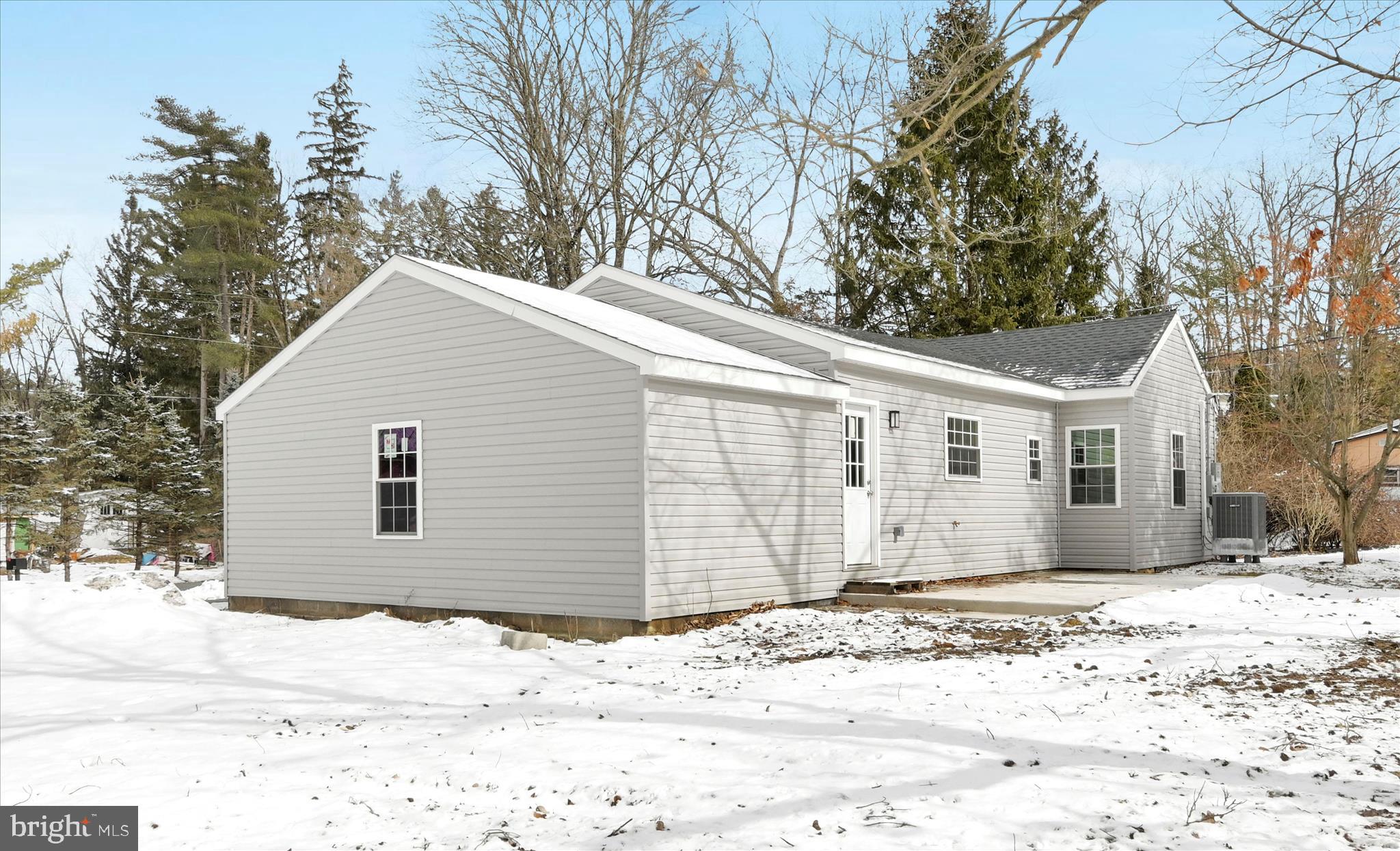 DEER LAKE - Residential