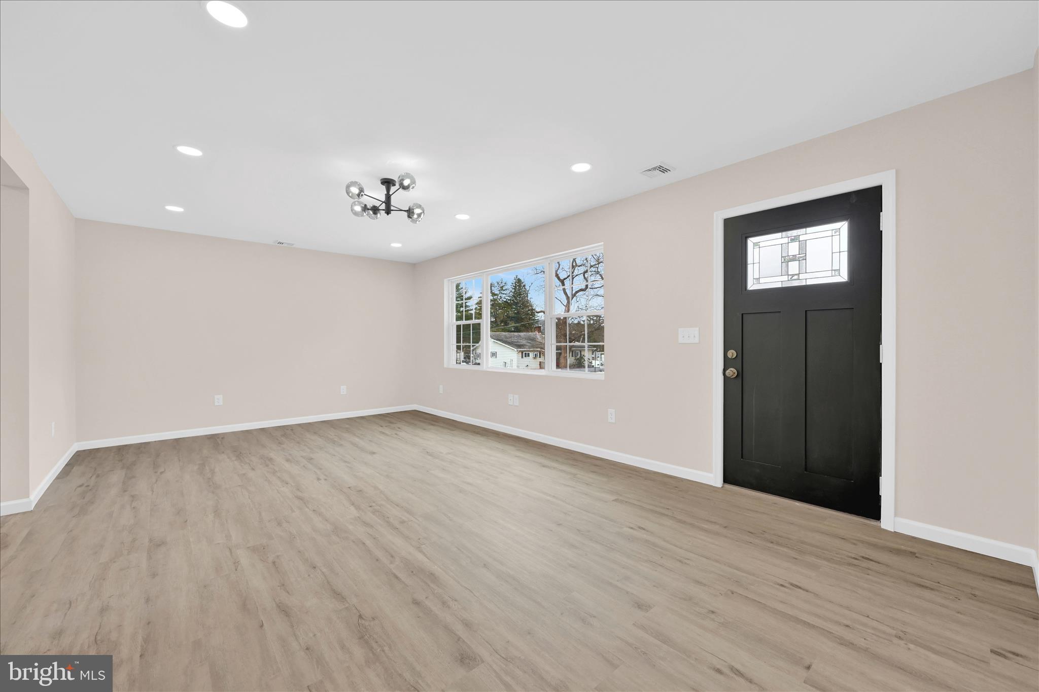 DEER LAKE - Residential