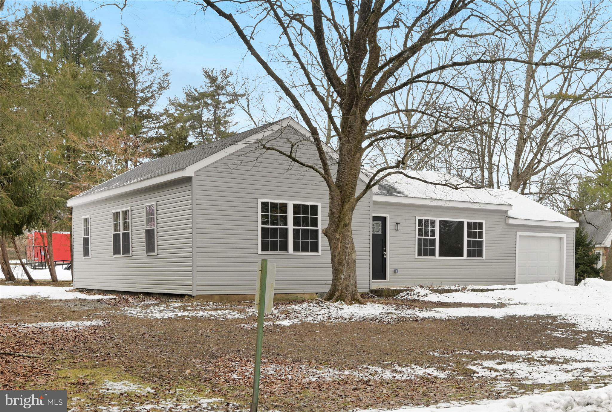 DEER LAKE - Residential