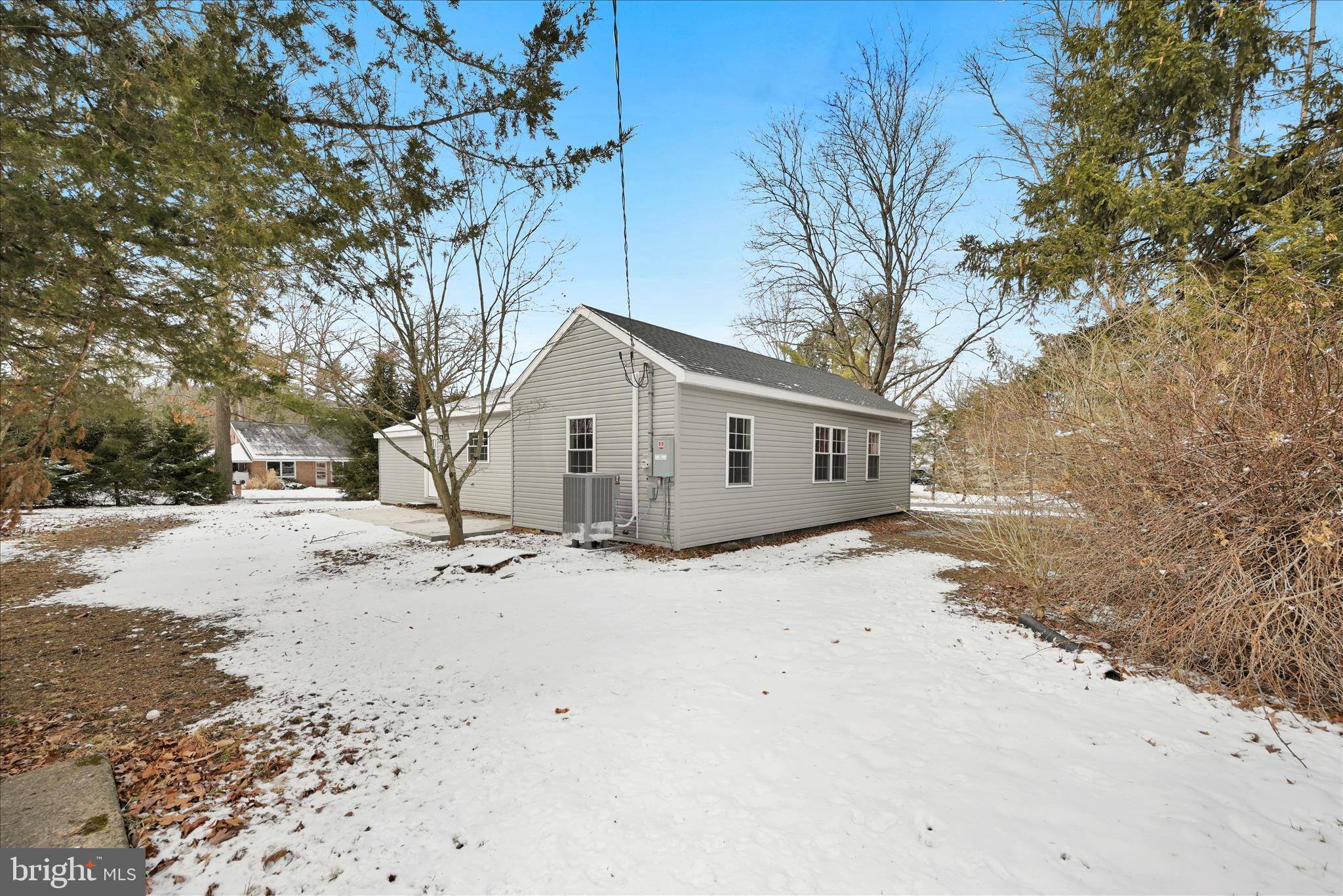 DEER LAKE - Residential