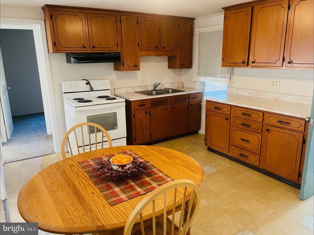 Photo of 824 S Church St, WAYNESBORO, PA 17268 (MLS # PAFL2030278)
