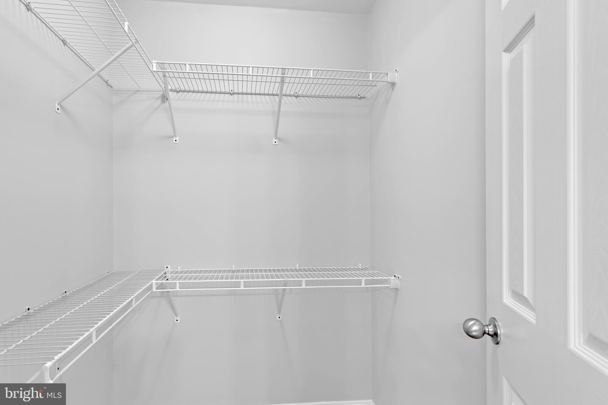 LAKE POINT ROUND HILL - Residential