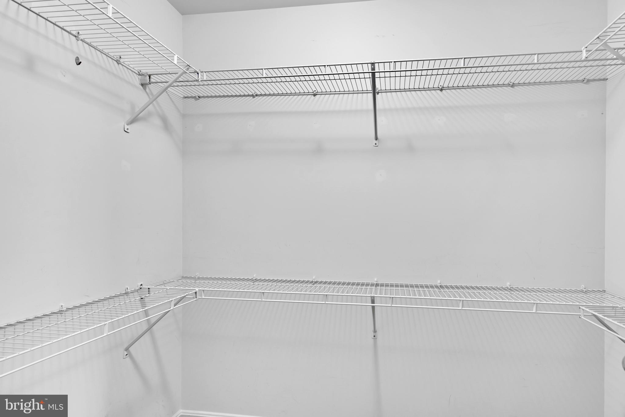 LAKE POINT ROUND HILL - Residential