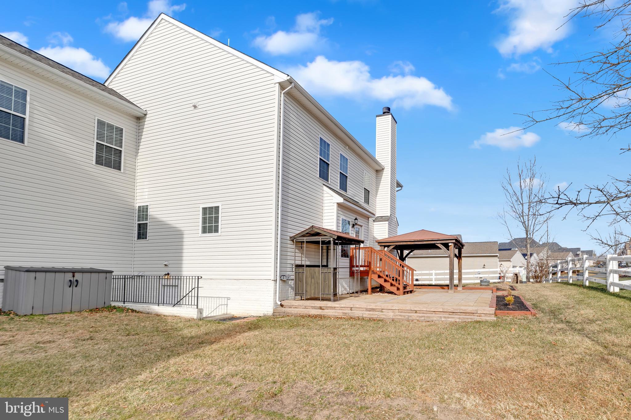 LAKE POINT ROUND HILL - Residential