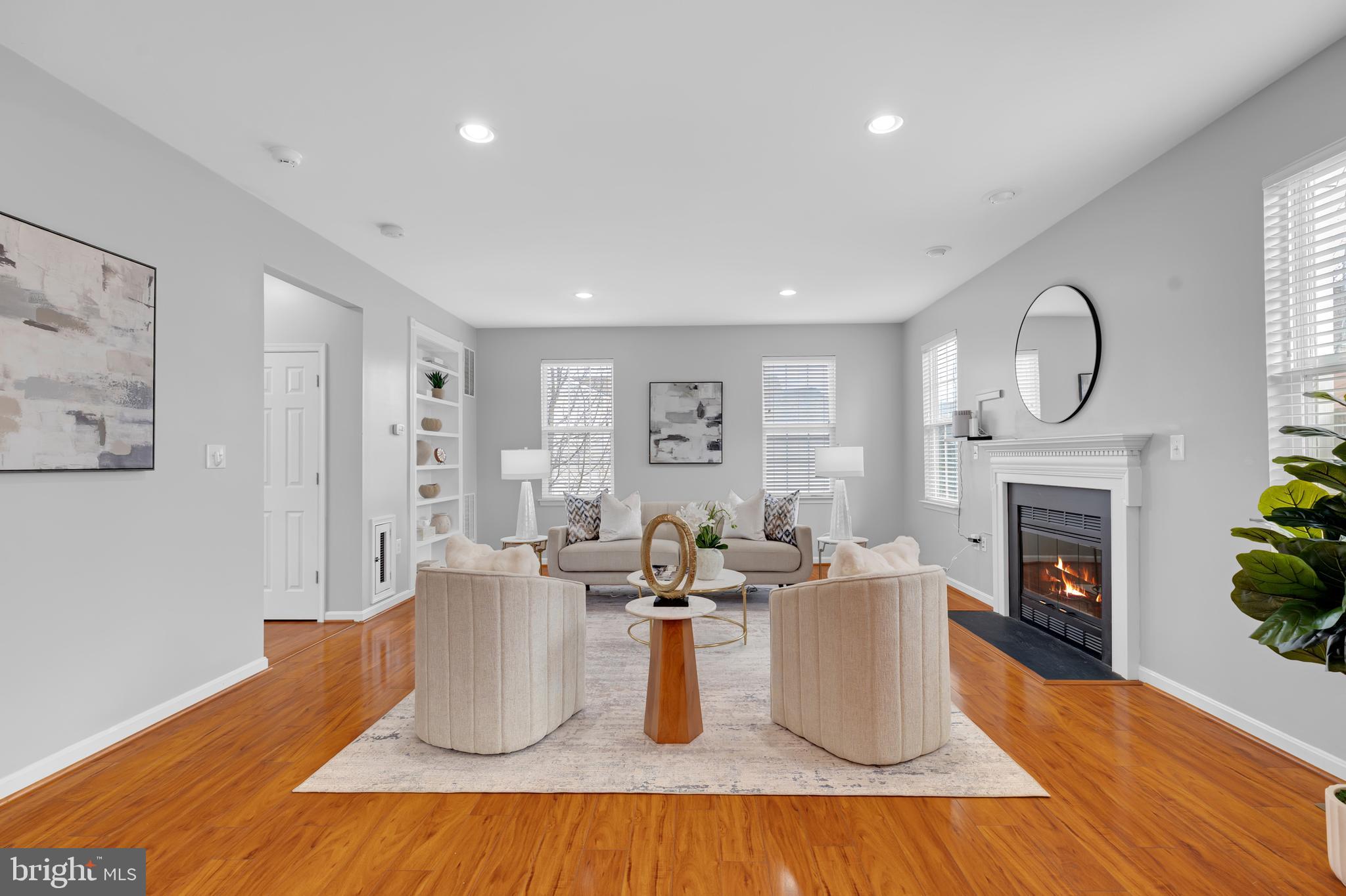 LAKE POINT ROUND HILL - Residential