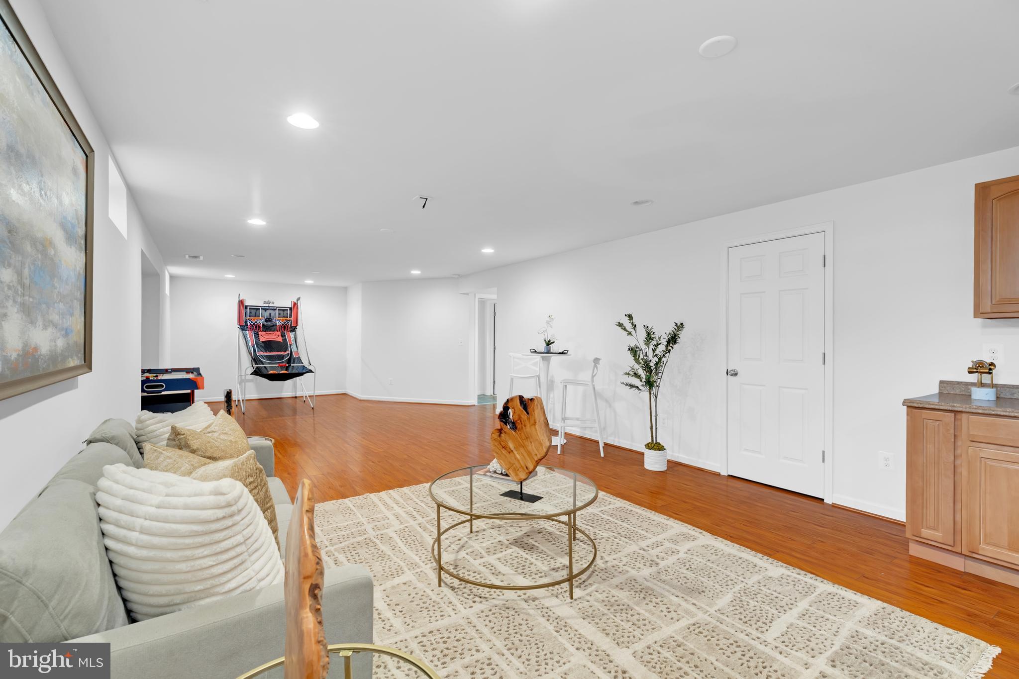 LAKE POINT ROUND HILL - Residential