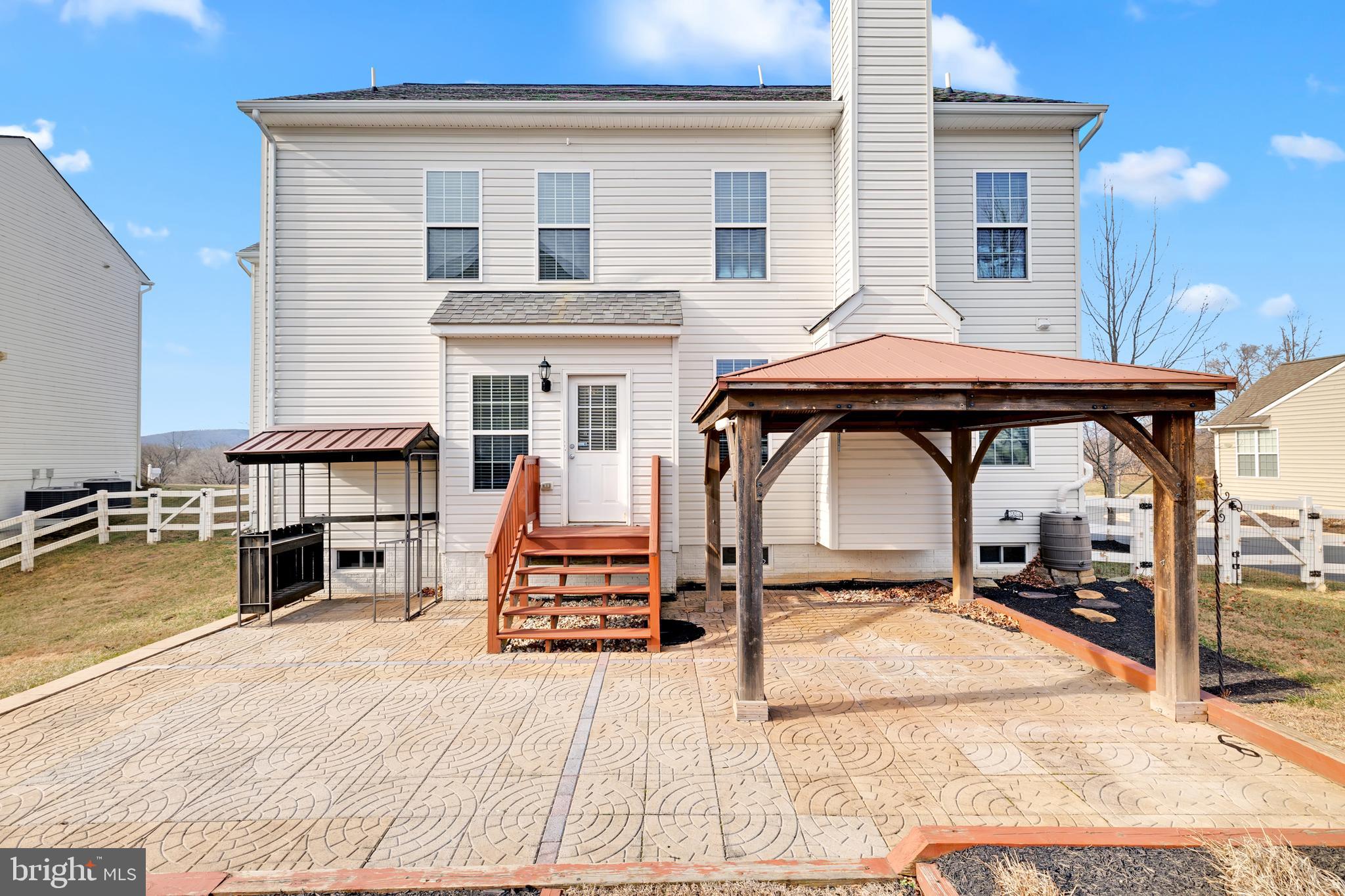 LAKE POINT ROUND HILL - Residential