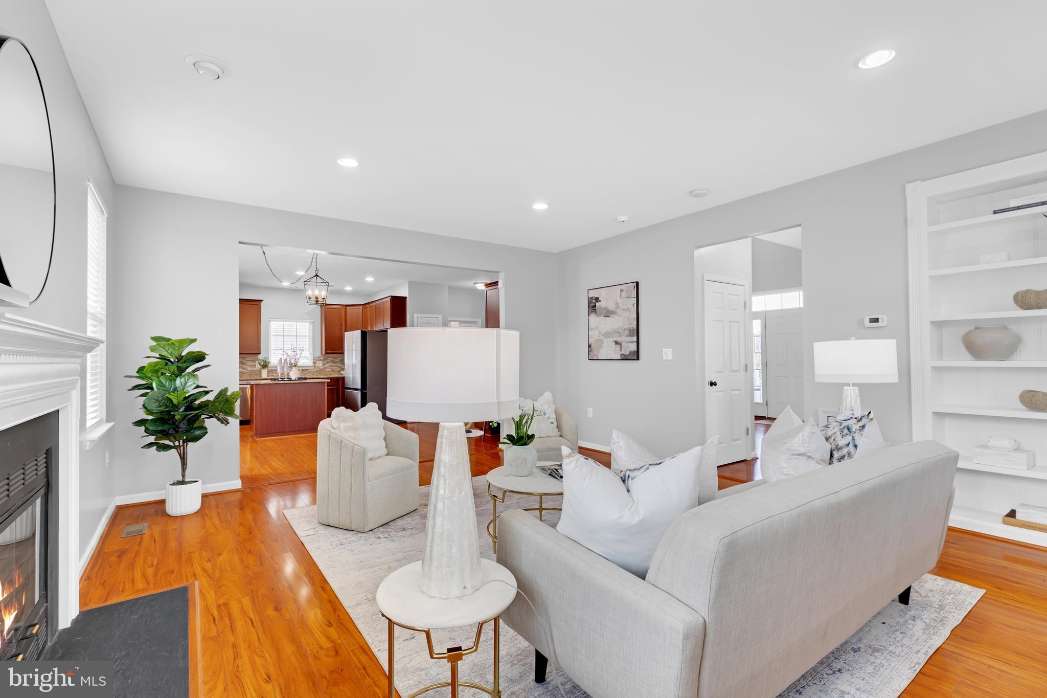 LAKE POINT ROUND HILL - Residential