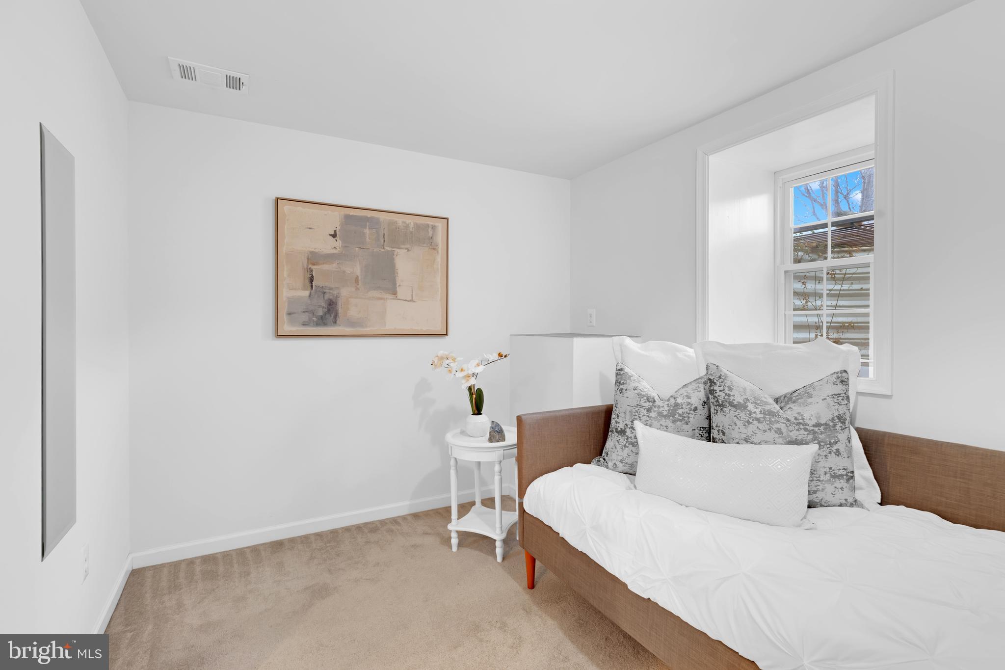 LAKE POINT ROUND HILL - Residential