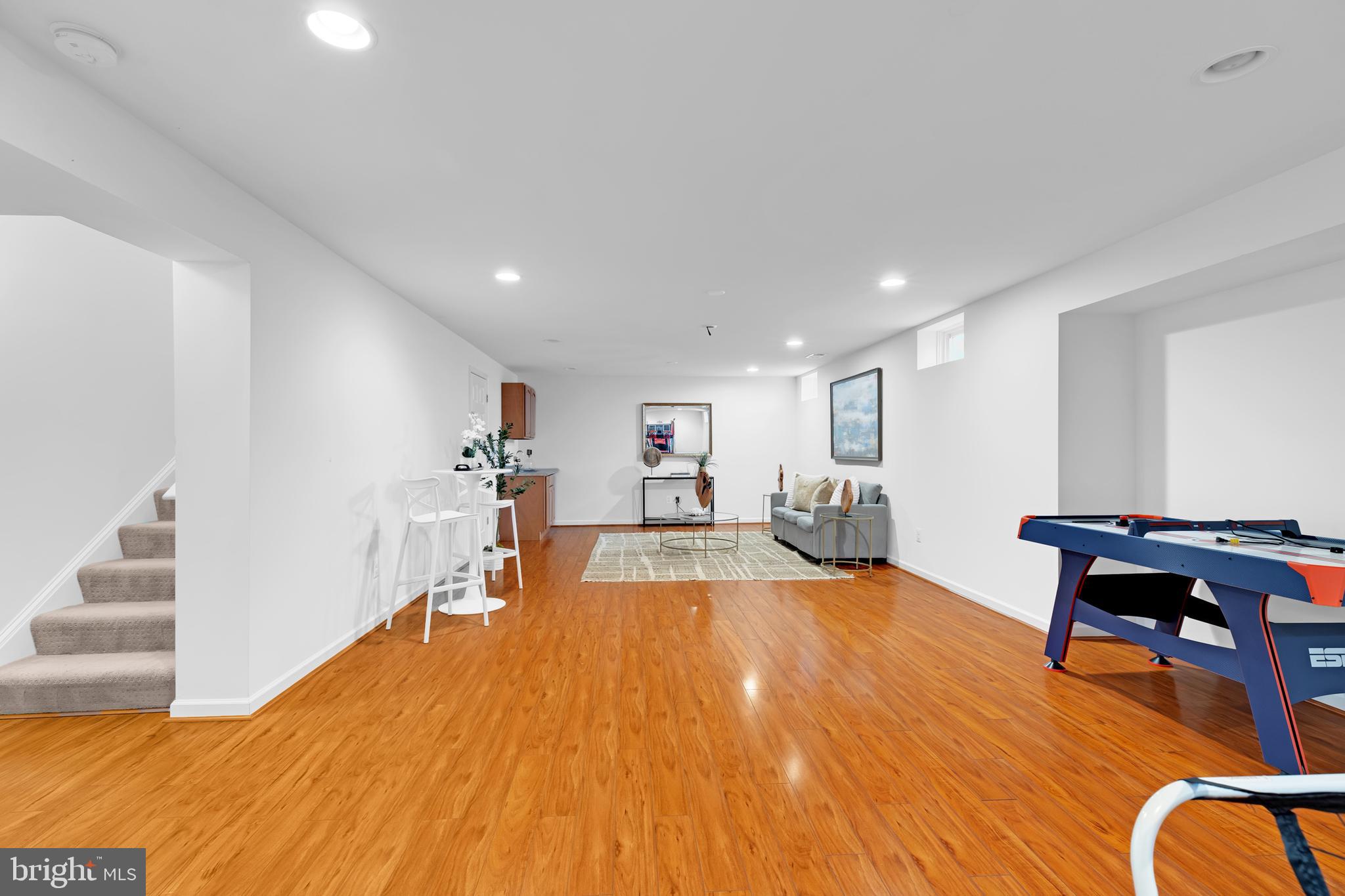 LAKE POINT ROUND HILL - Residential