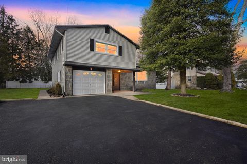 323 PARRY ROAD CINNAMINSON NJ 08077