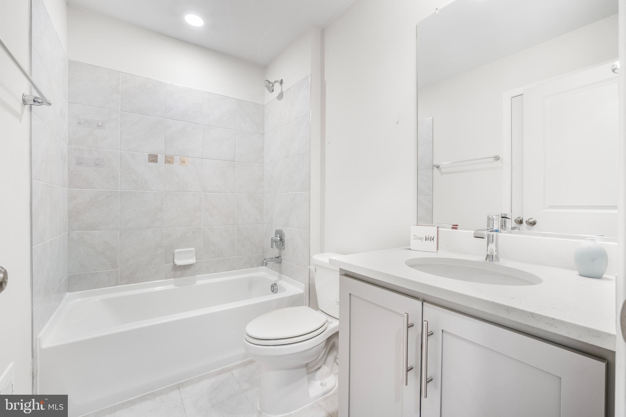 RENN QUARTER - Residential Lease