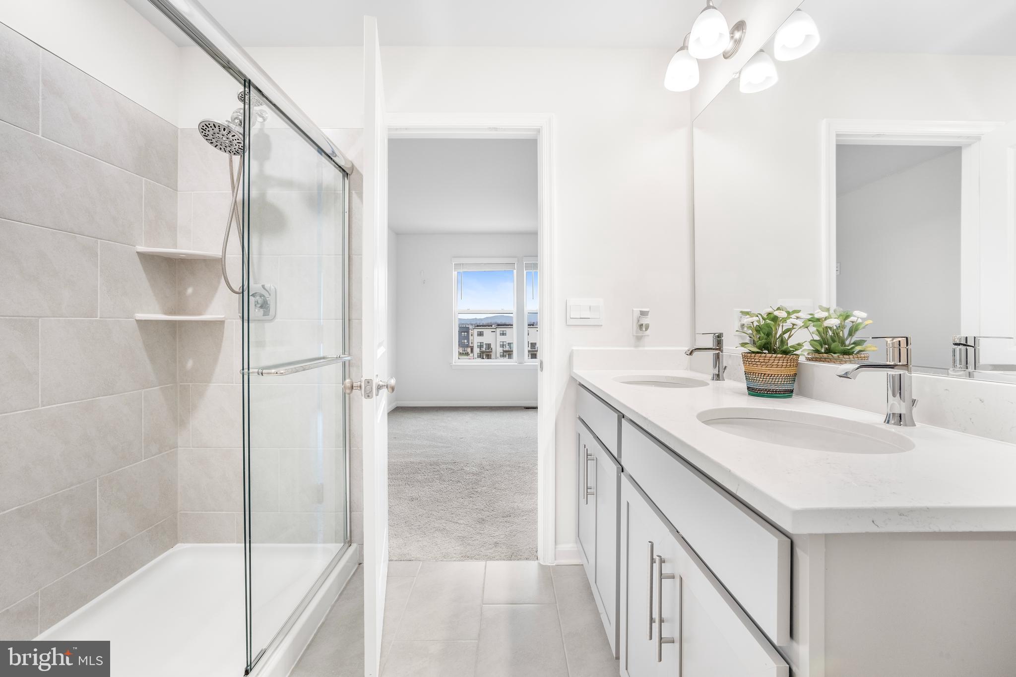 RENN QUARTER - Residential Lease