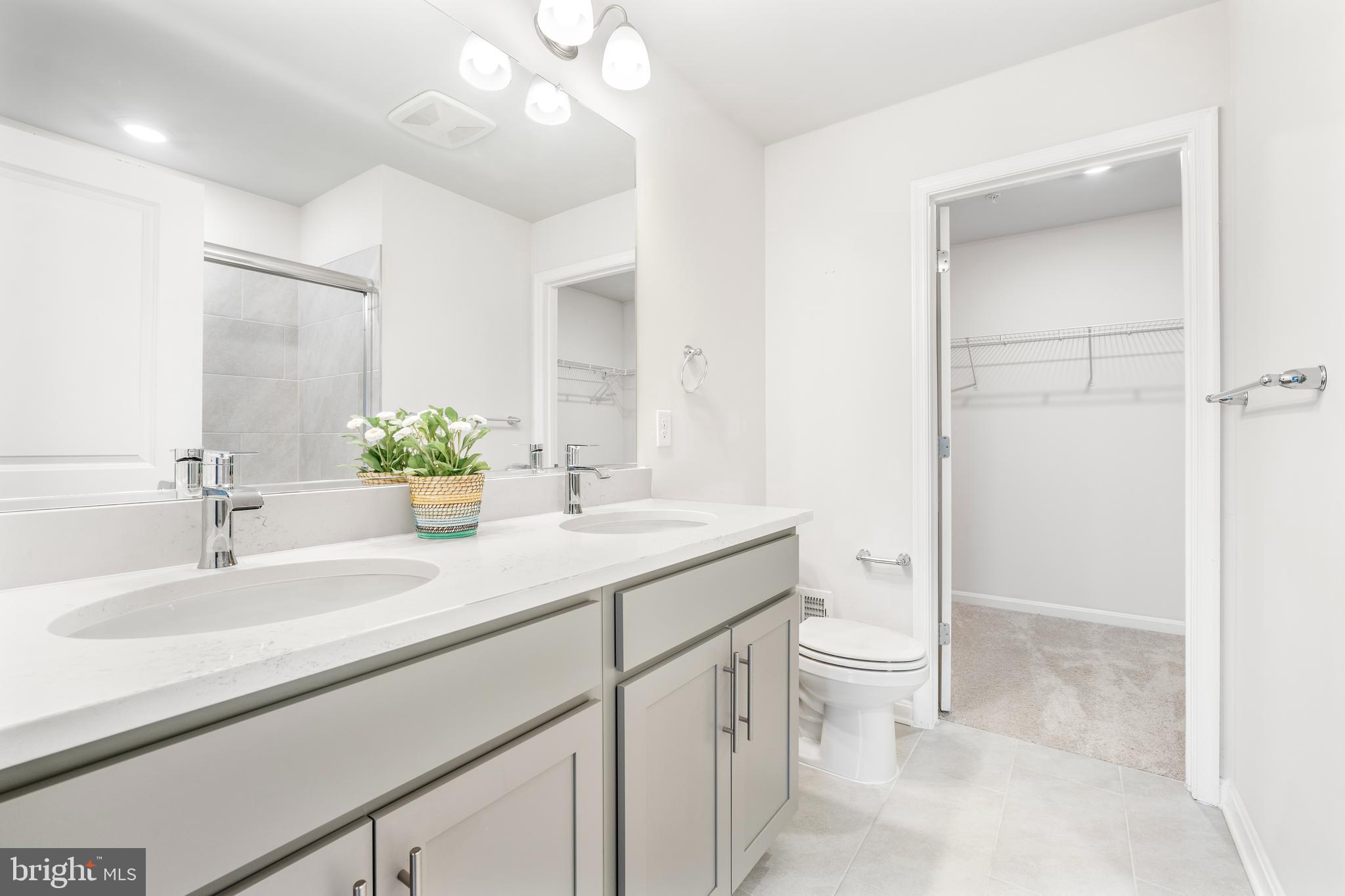 RENN QUARTER - Residential Lease