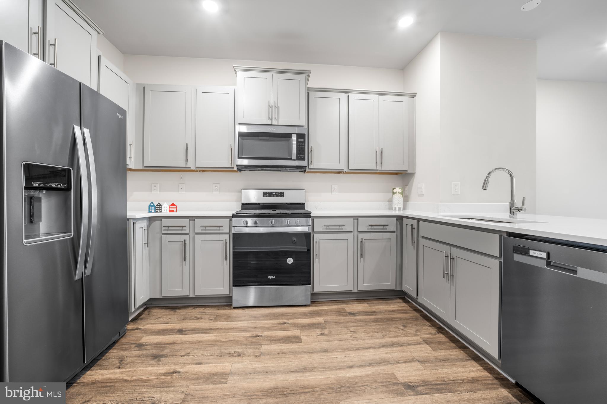 RENN QUARTER - Residential Lease