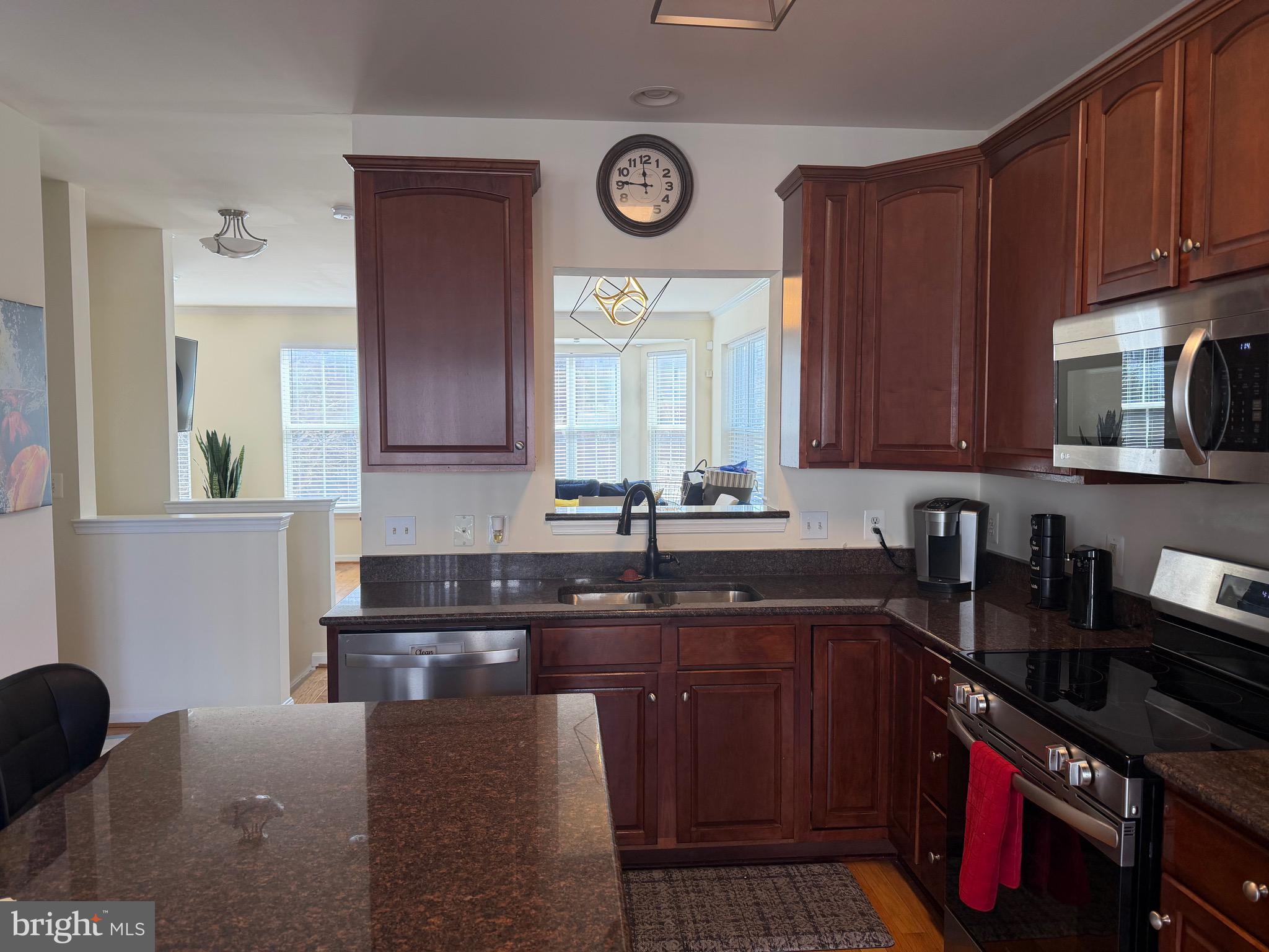 5550 CAPITAL GATEWAY DRIVE 394