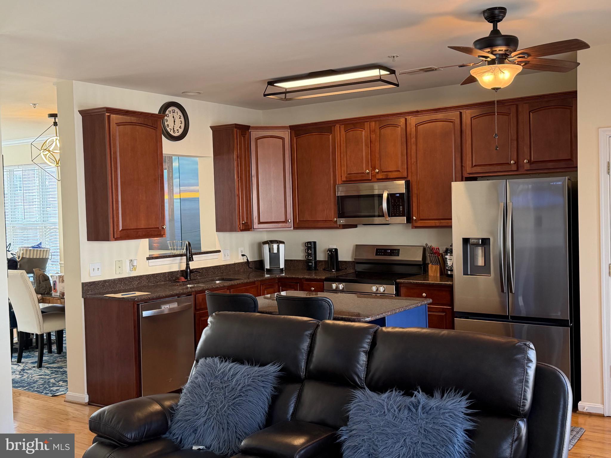 5550 CAPITAL GATEWAY DRIVE 394