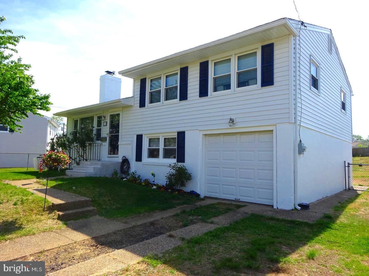218 HENDRICKSON AVENUE