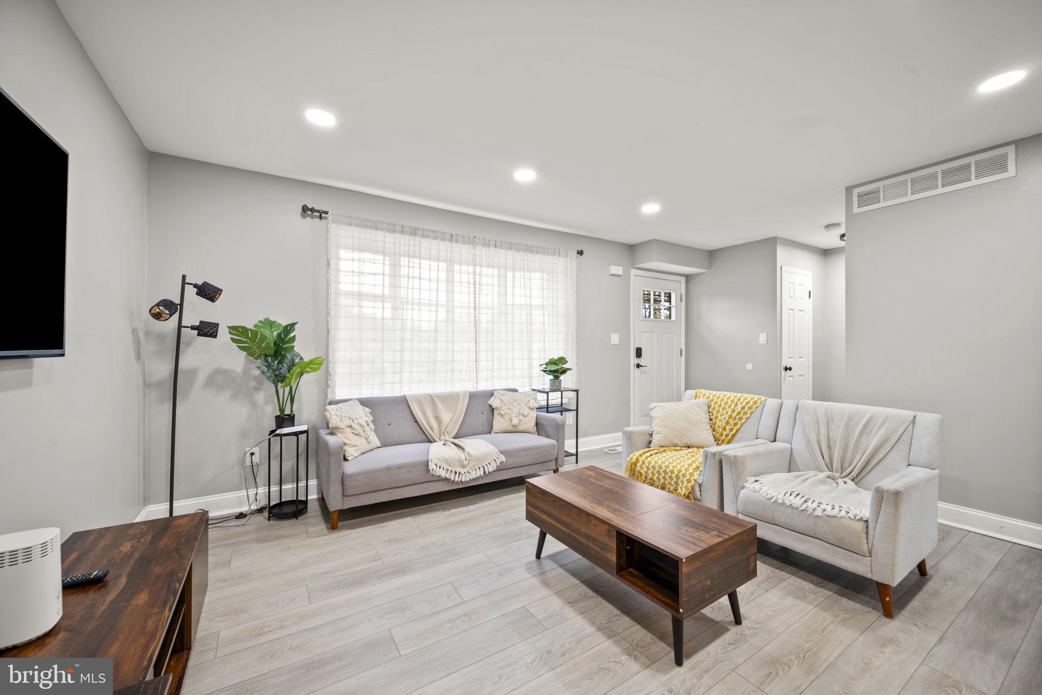 CROWN ESTATES - Residential