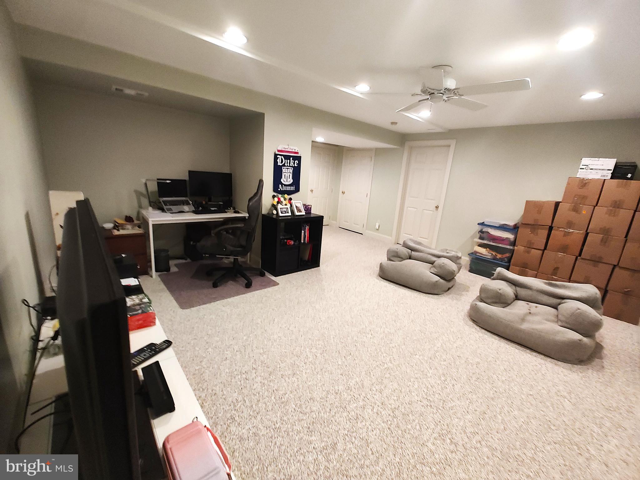 BLUE BELL CC - Residential Lease