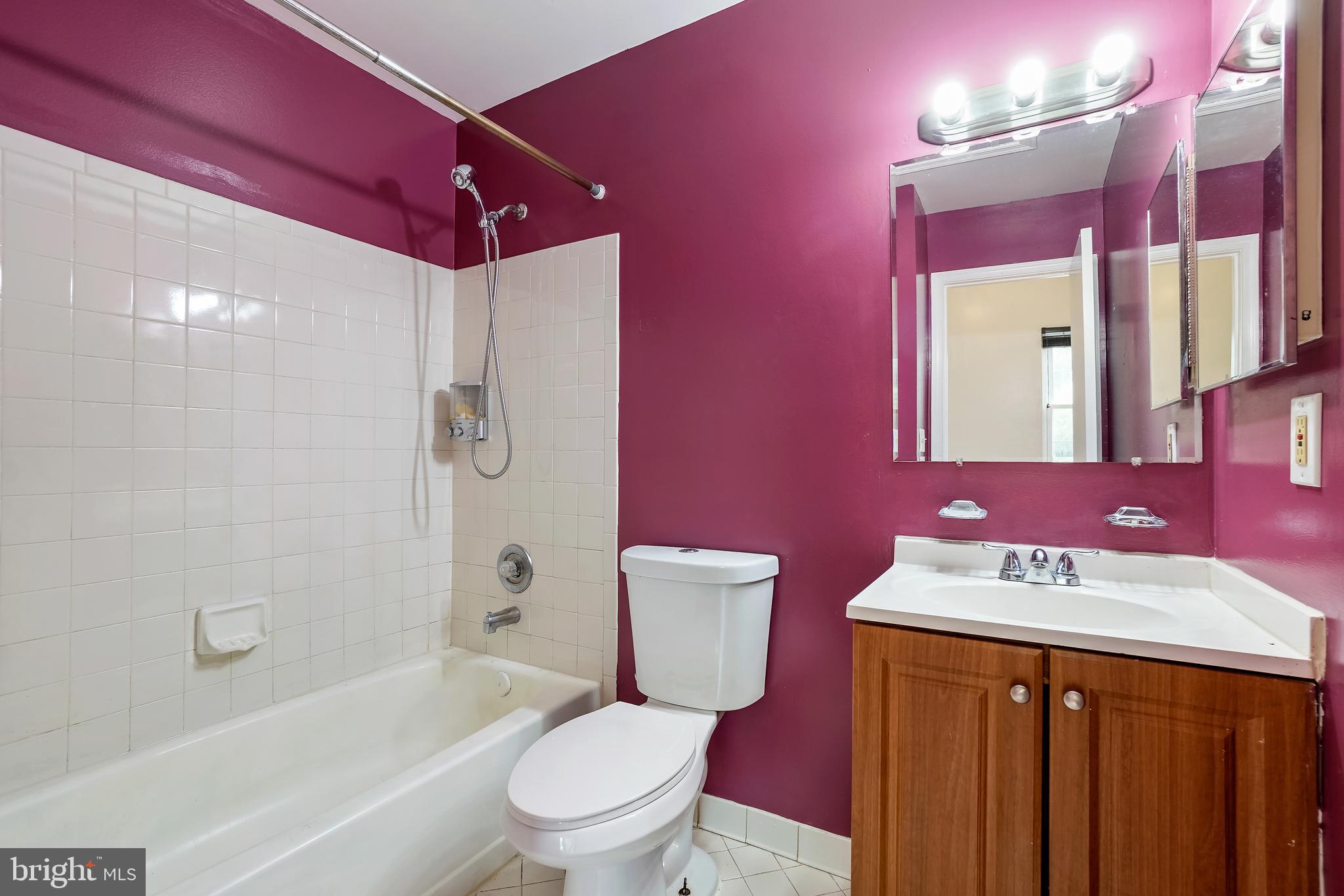 CALVERTON - Residential Lease