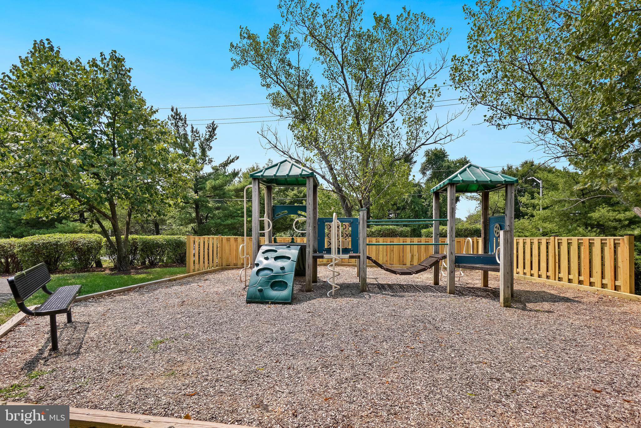 CALVERTON - Residential Lease