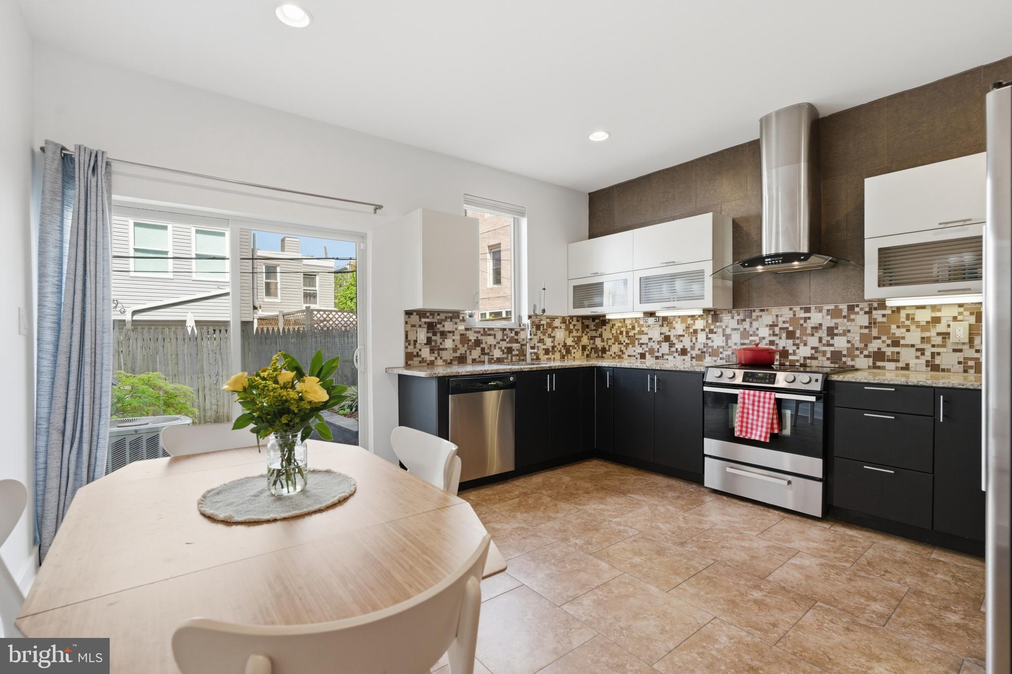 FAIRMOUNT - Residential