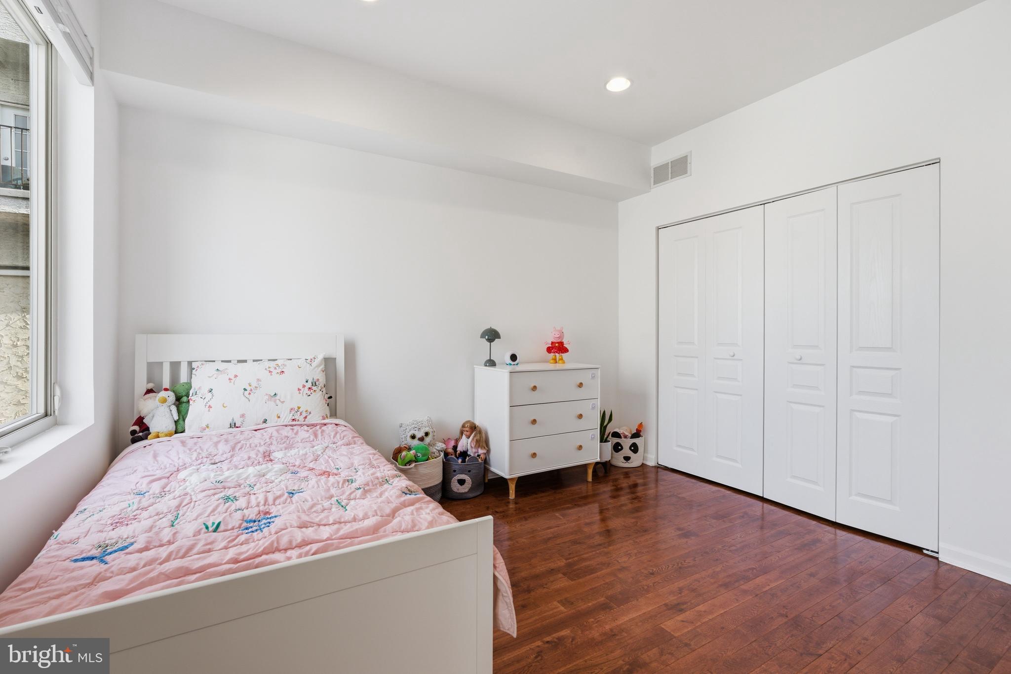 FAIRMOUNT - Residential