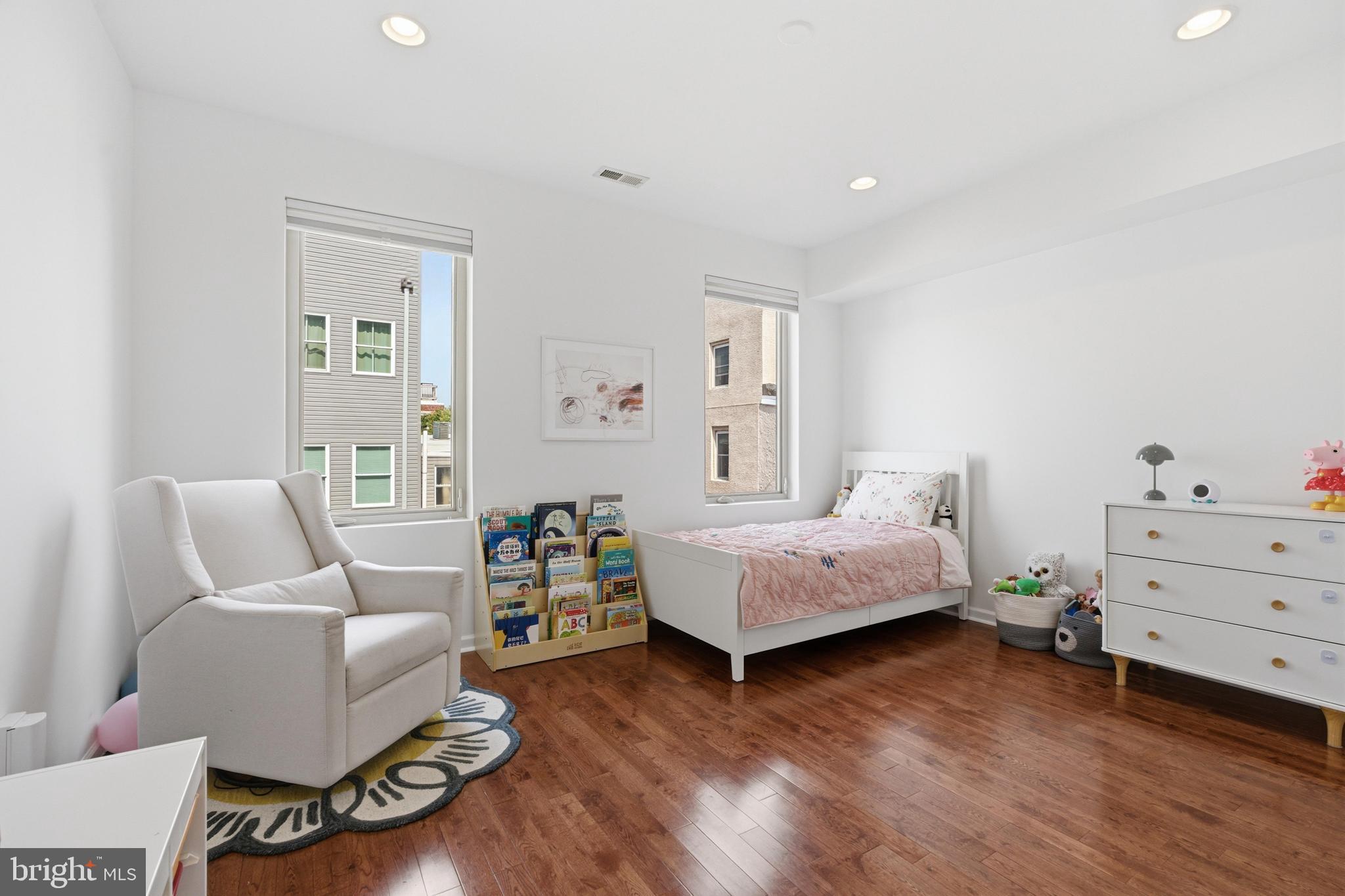 FAIRMOUNT - Residential
