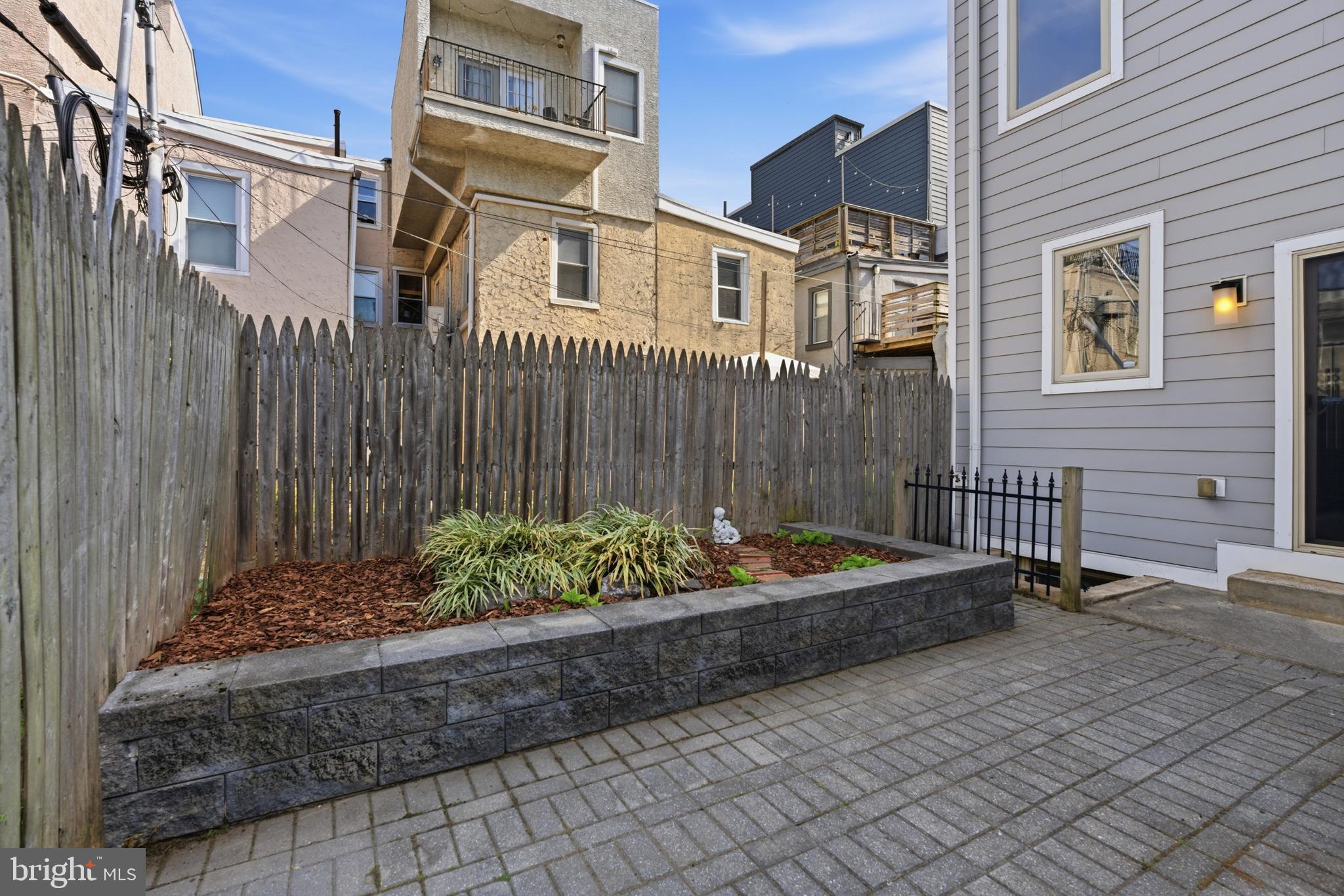 FAIRMOUNT - Residential