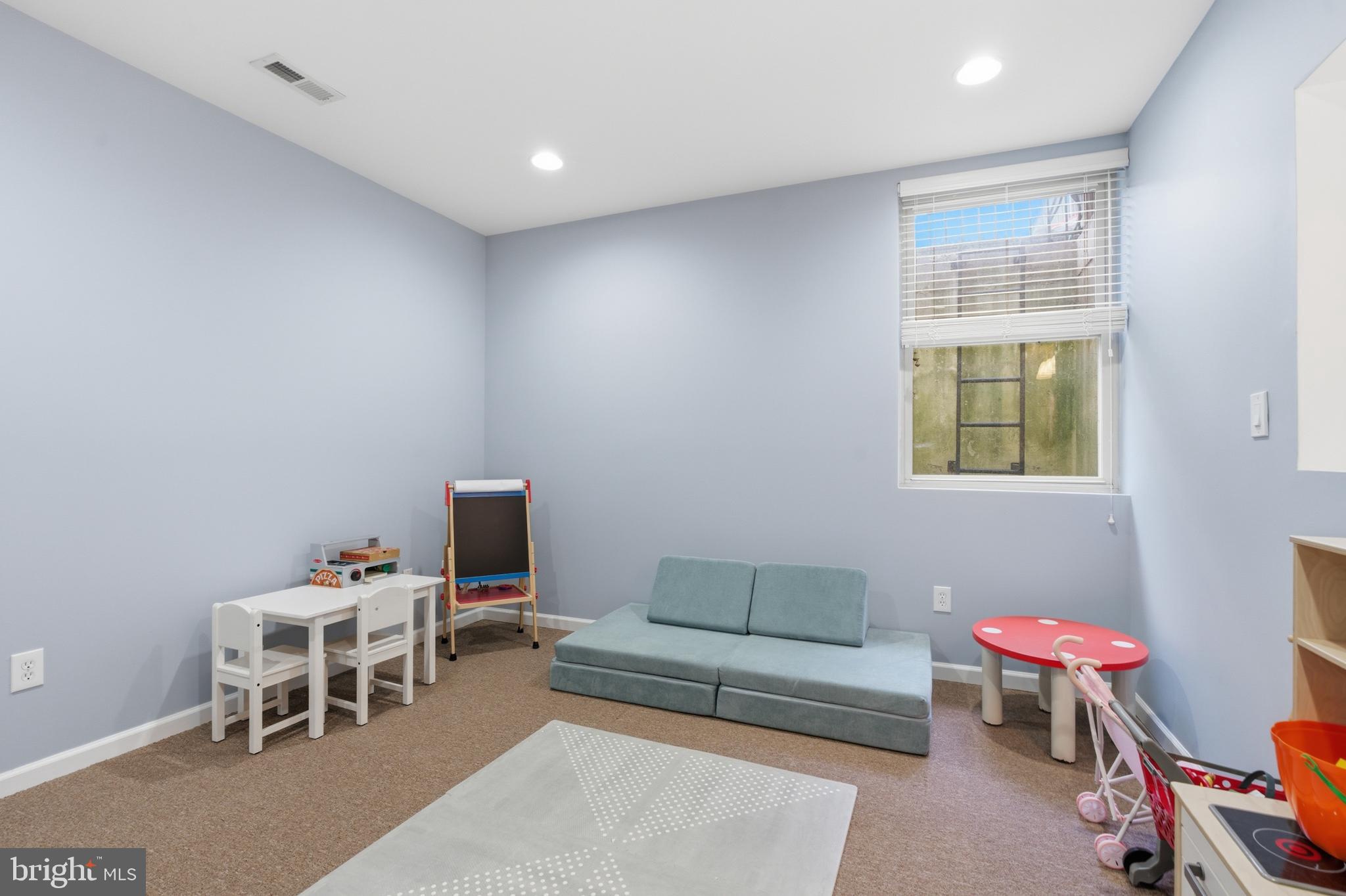FAIRMOUNT - Residential