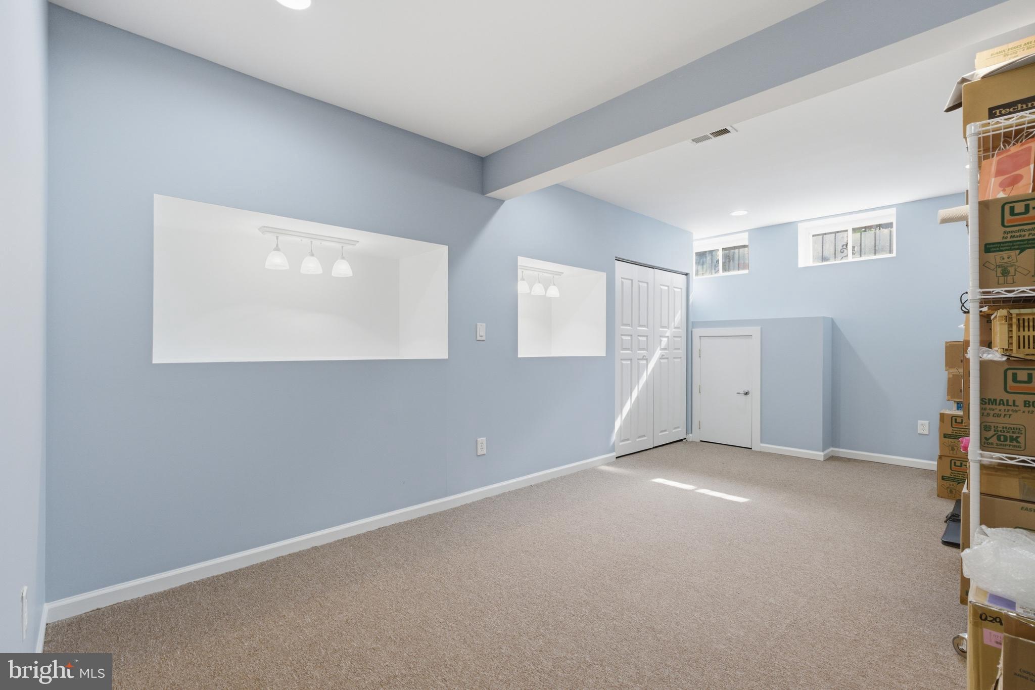 FAIRMOUNT - Residential