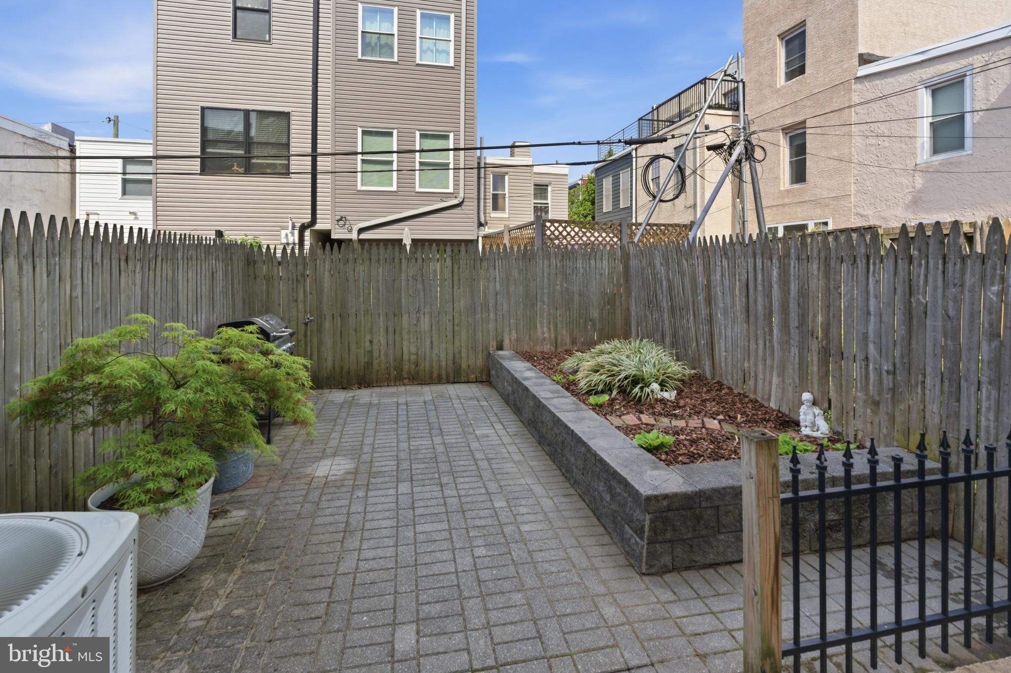 FAIRMOUNT - Residential