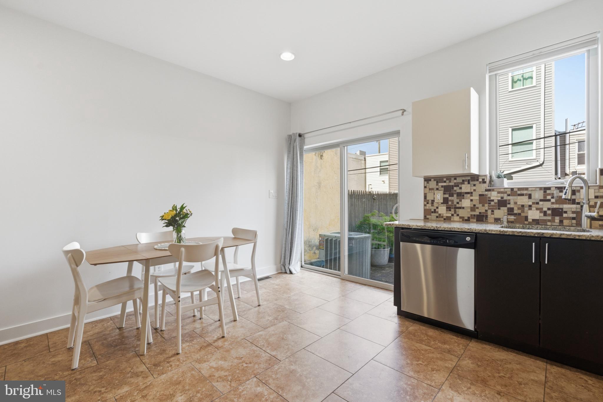 FAIRMOUNT - Residential