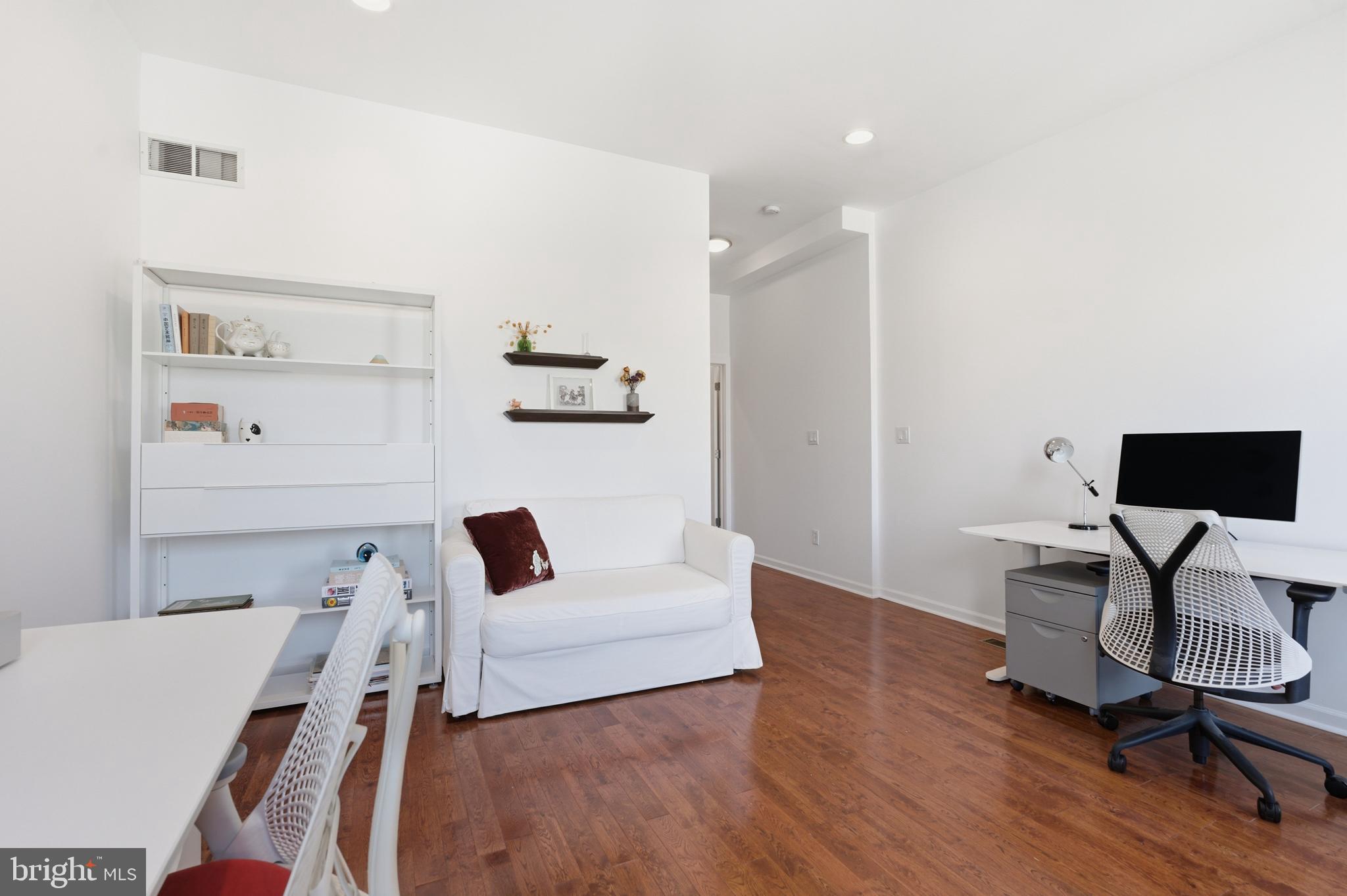 FAIRMOUNT - Residential