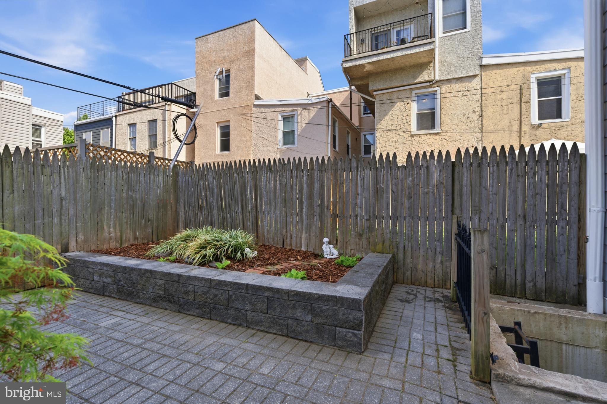 FAIRMOUNT - Residential