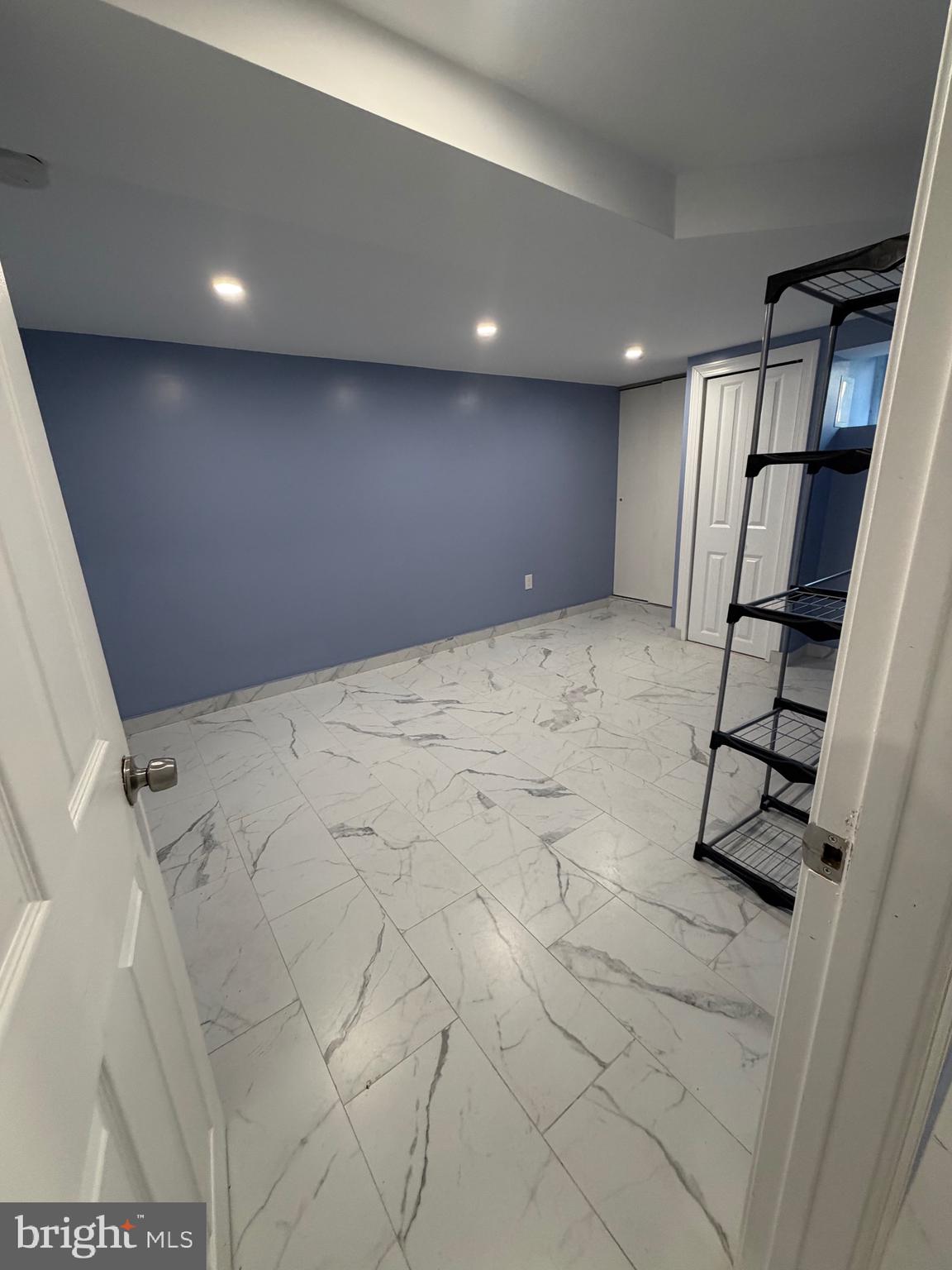 WEST OAK LANE - Residential