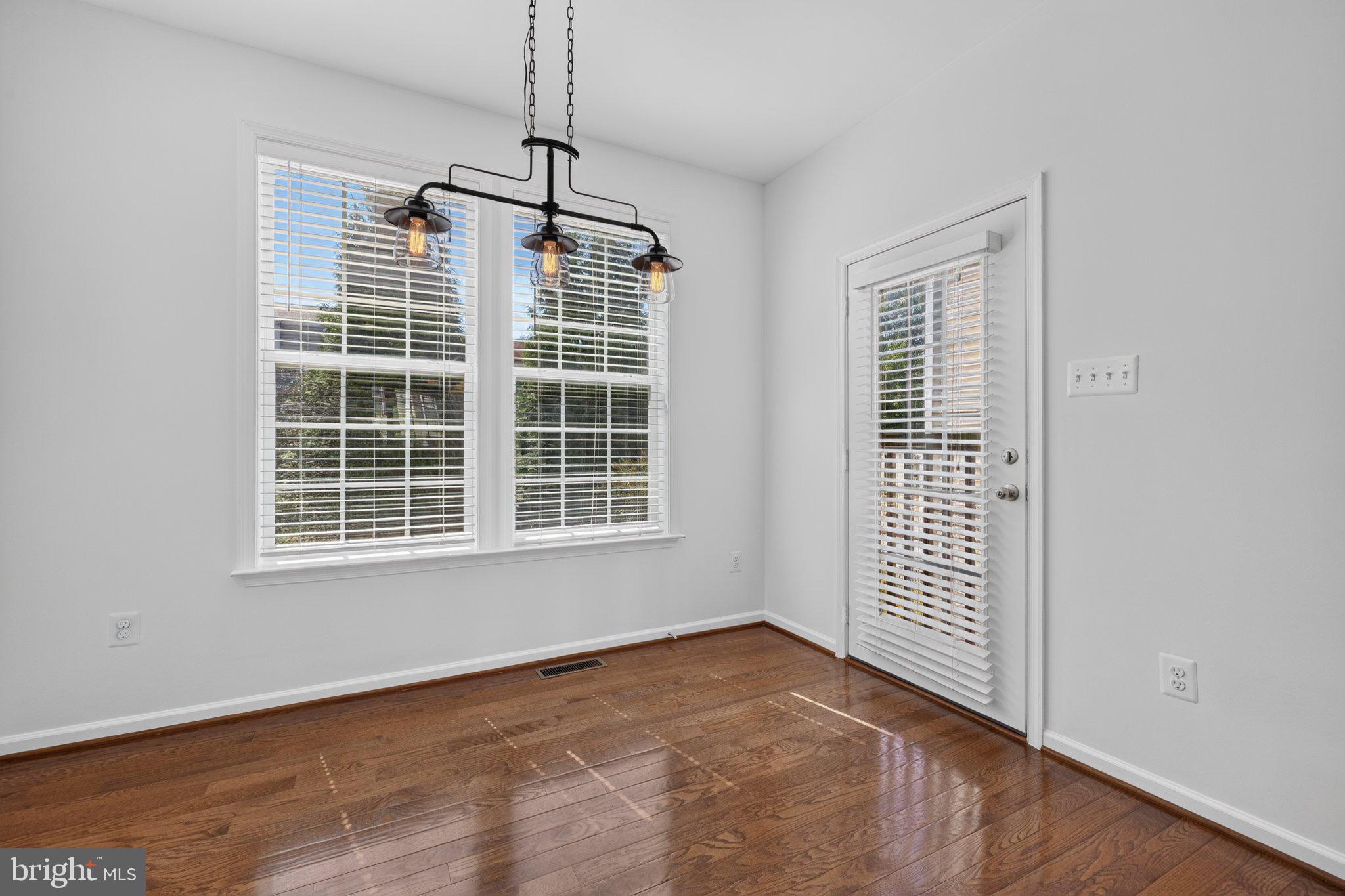 1112 FRONTLINE DRIVE