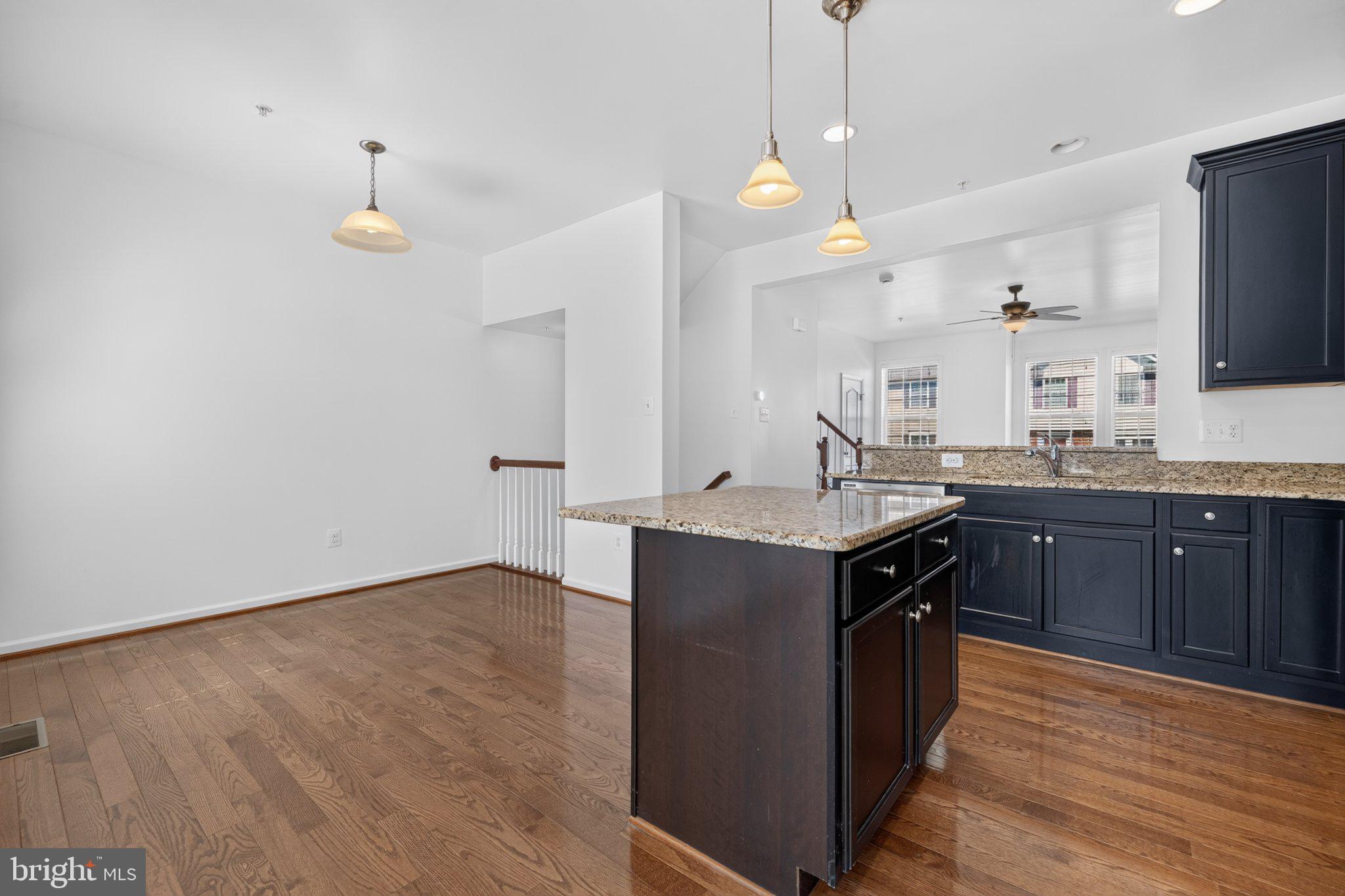 1112 FRONTLINE DRIVE