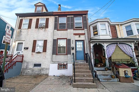 Townhouse For Sale - 809 George Street<br/> NORRISTOWN, PA 19401