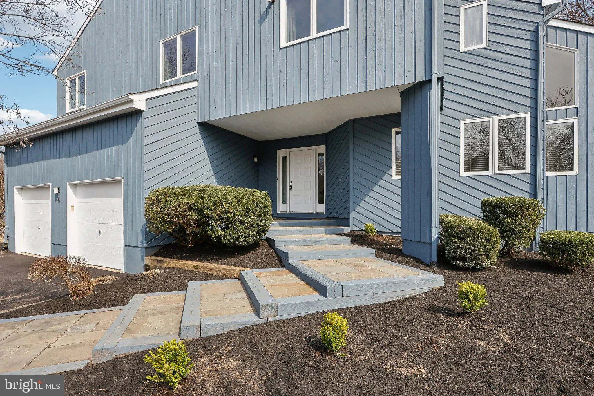 West Windsor, New Jersey 08550, United States, 5 Bedrooms Bedrooms, ,3 BathroomsBathrooms,Residential,Contingent,88209