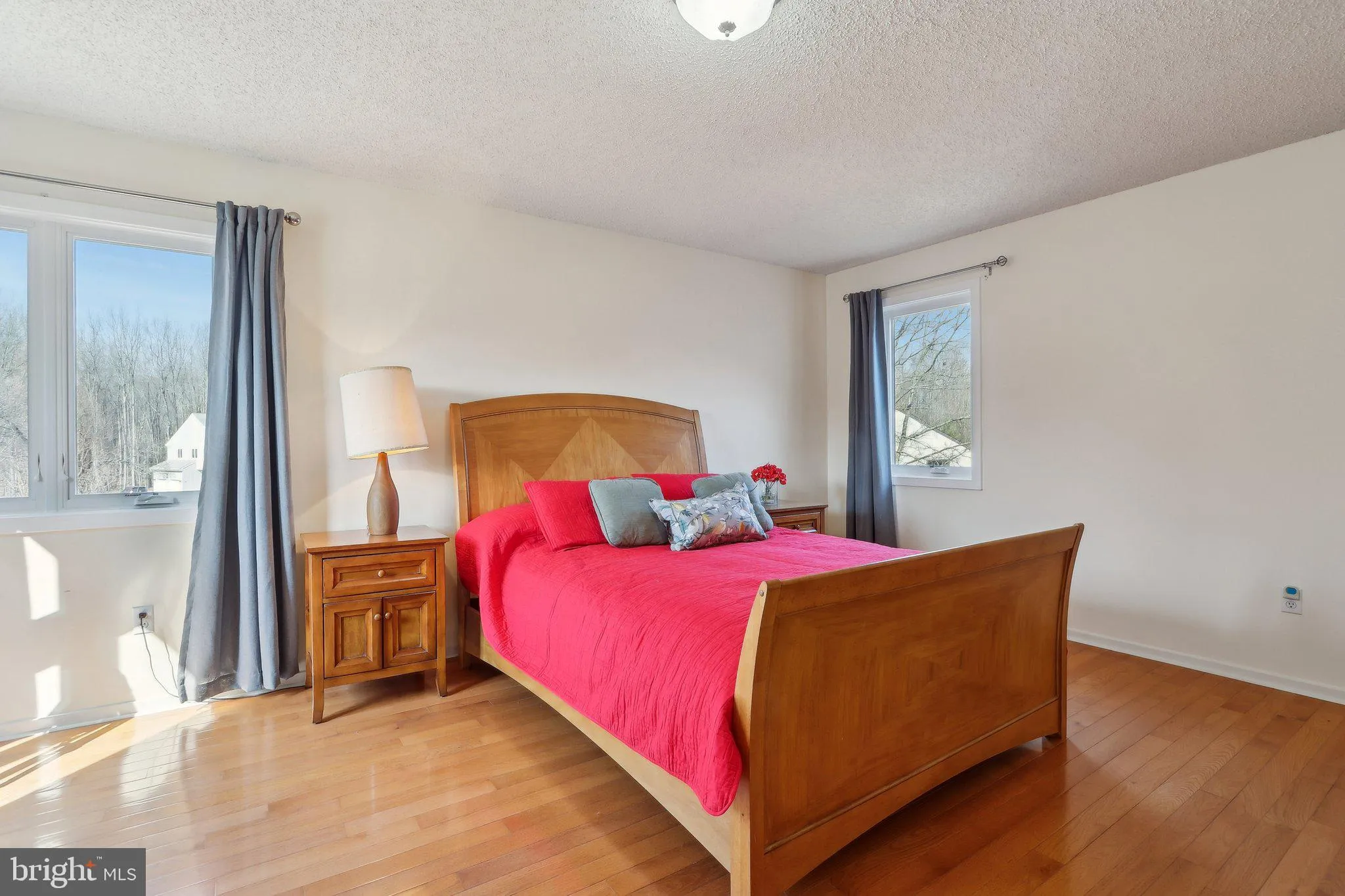 West Windsor, New Jersey 08550, United States, 5 Bedrooms Bedrooms, ,3 BathroomsBathrooms,Residential,Contingent,88209