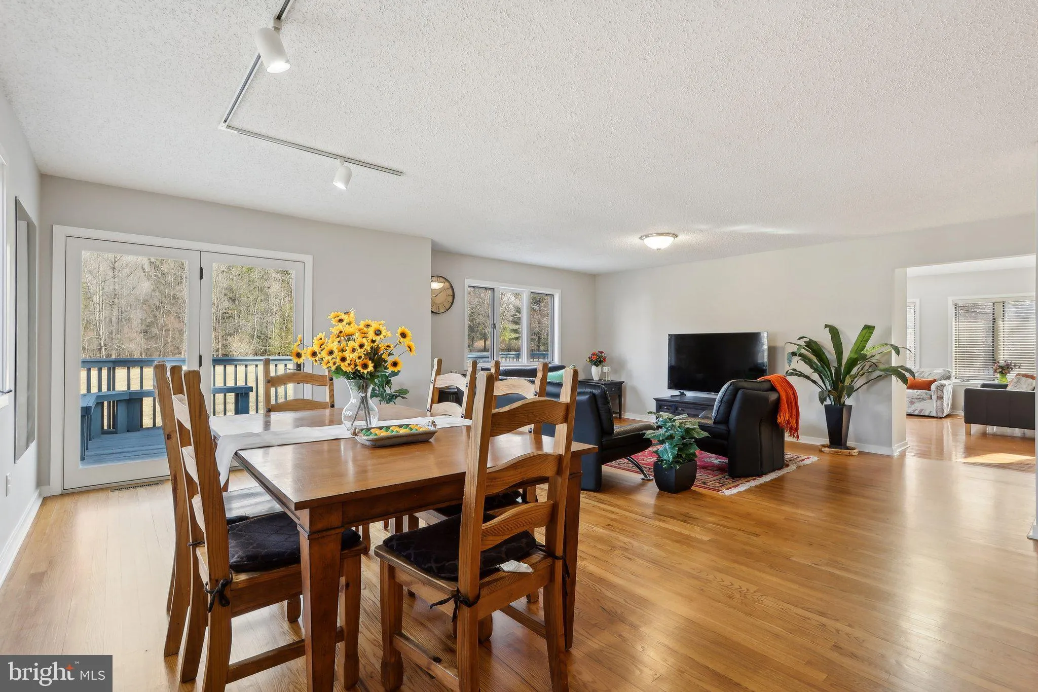 West Windsor, New Jersey 08550, United States, 5 Bedrooms Bedrooms, ,3 BathroomsBathrooms,Residential,Contingent,88209