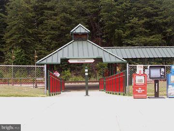 GUNSTON CORNER - Residential Lease