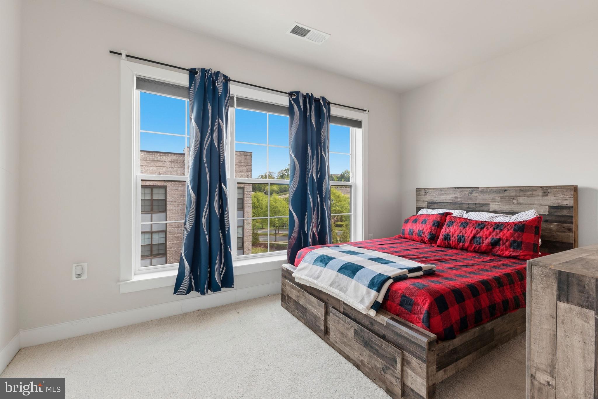 NATIONAL HARBOR - Residential